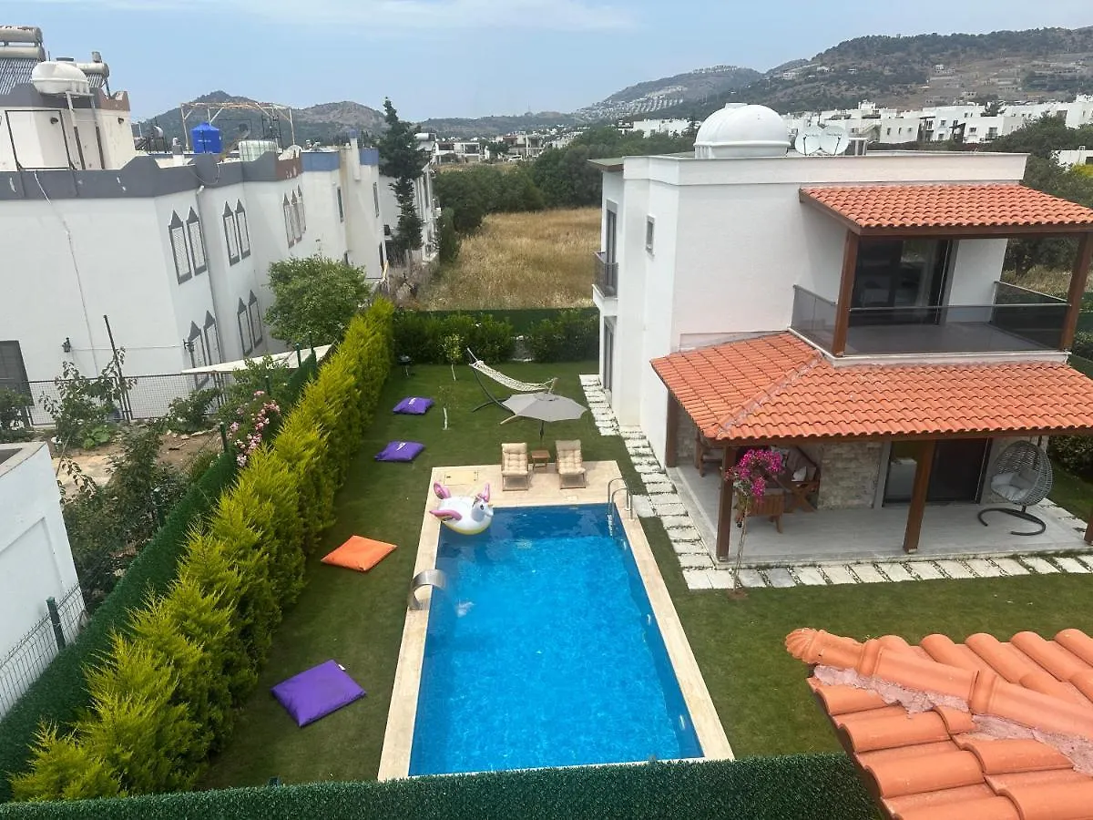 Bodrum Guemuesluekte Havuzlu-Bahceli-3 Yatak Odali Muestakil Villa Turkey